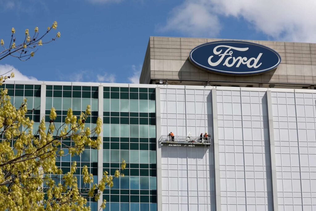 FORD SEDE MICHIGAN 2024