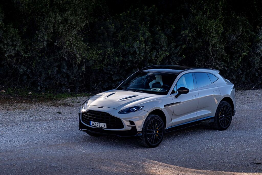 ENSAIO ASTON MARTIN DBX 707 2024 6